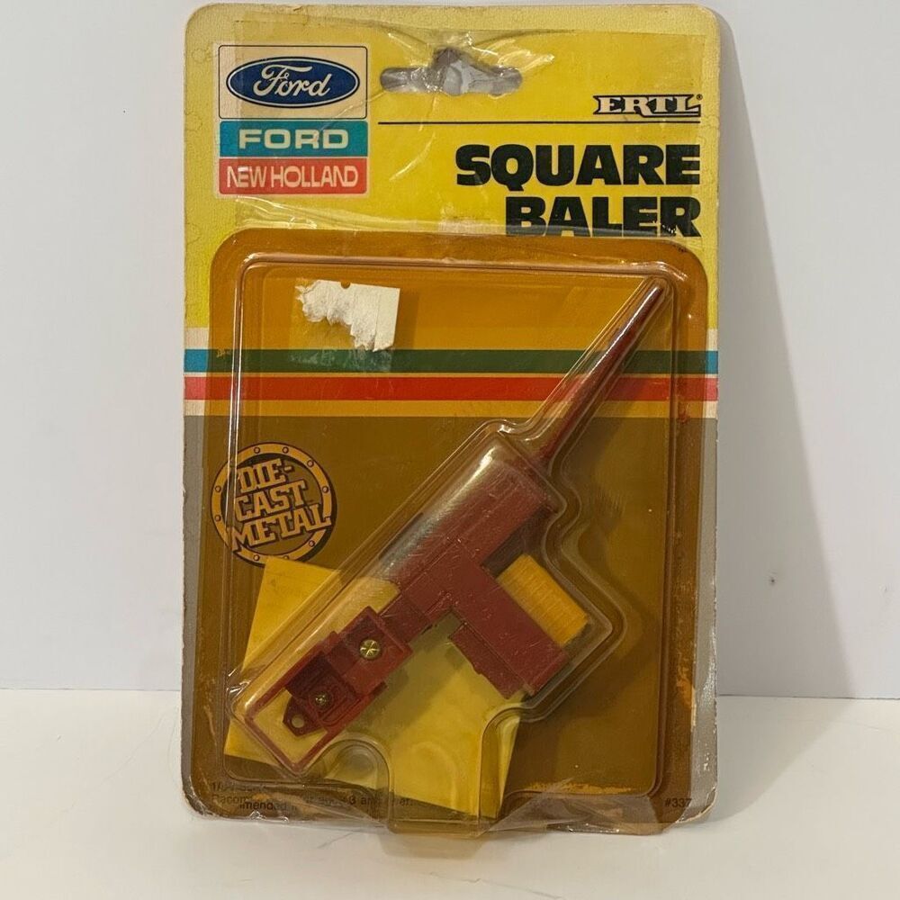 Vintage ERTL Ford New Holland Square Baler Toy 1990s